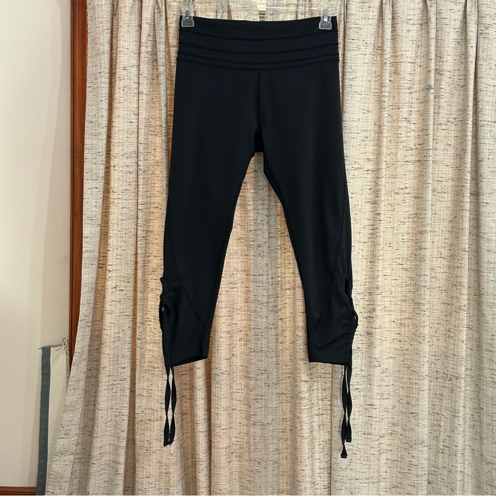 Free People Movement Black Swerve Cropped Lace Up Leggings - Medium